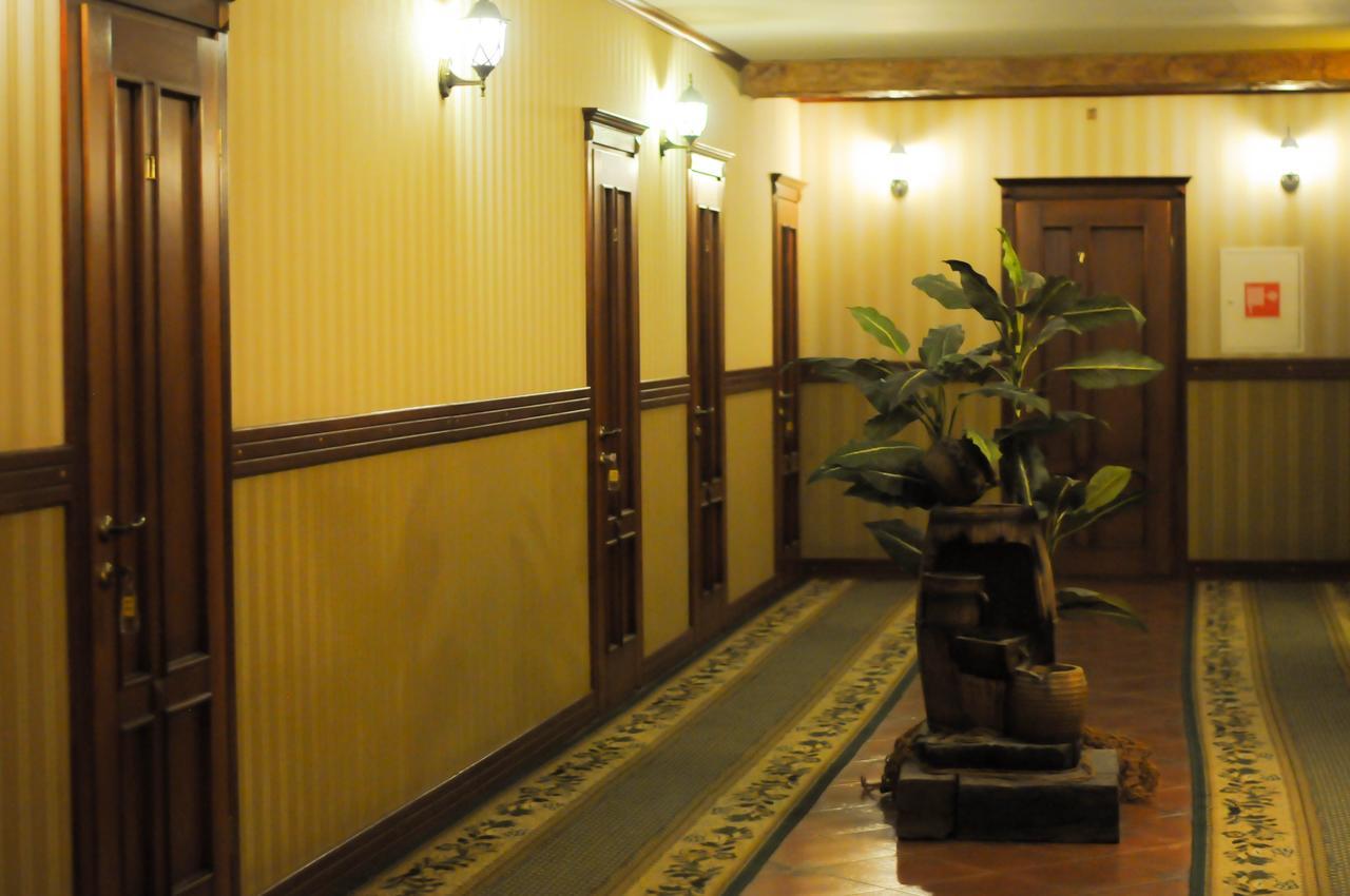 Don Kihot Hotel Novovolyns'k ภายนอก รูปภาพ